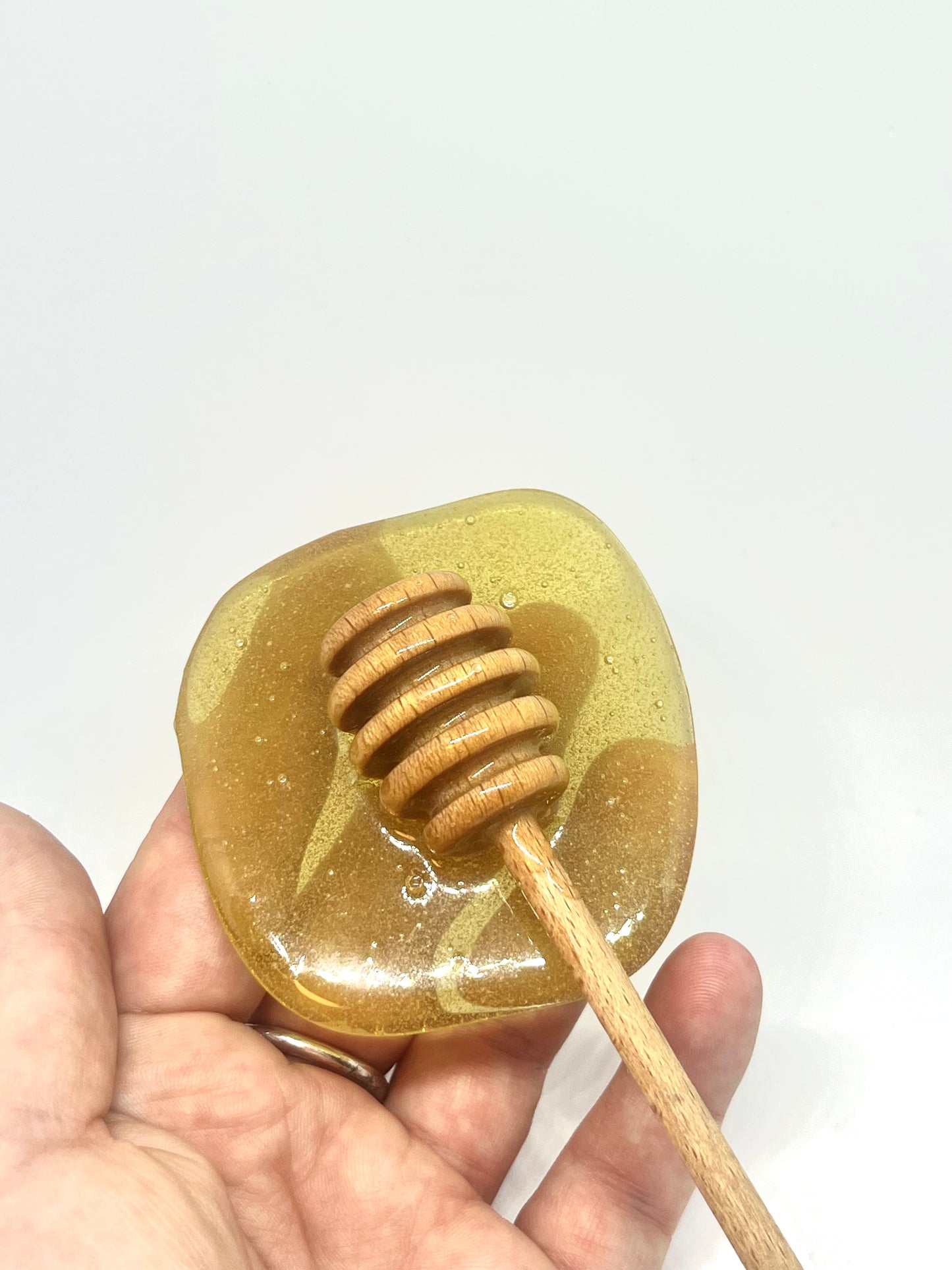 Honeydipper with honey resin sculpture
