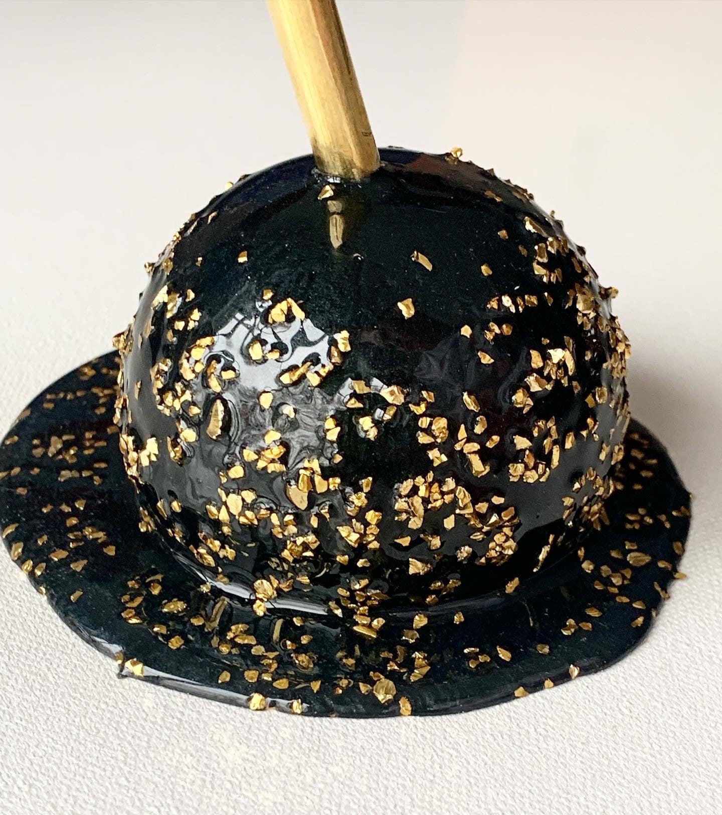 Pearly Black Giant Melting Lollipop With Gold Sprinkles And Golden Brass Stick