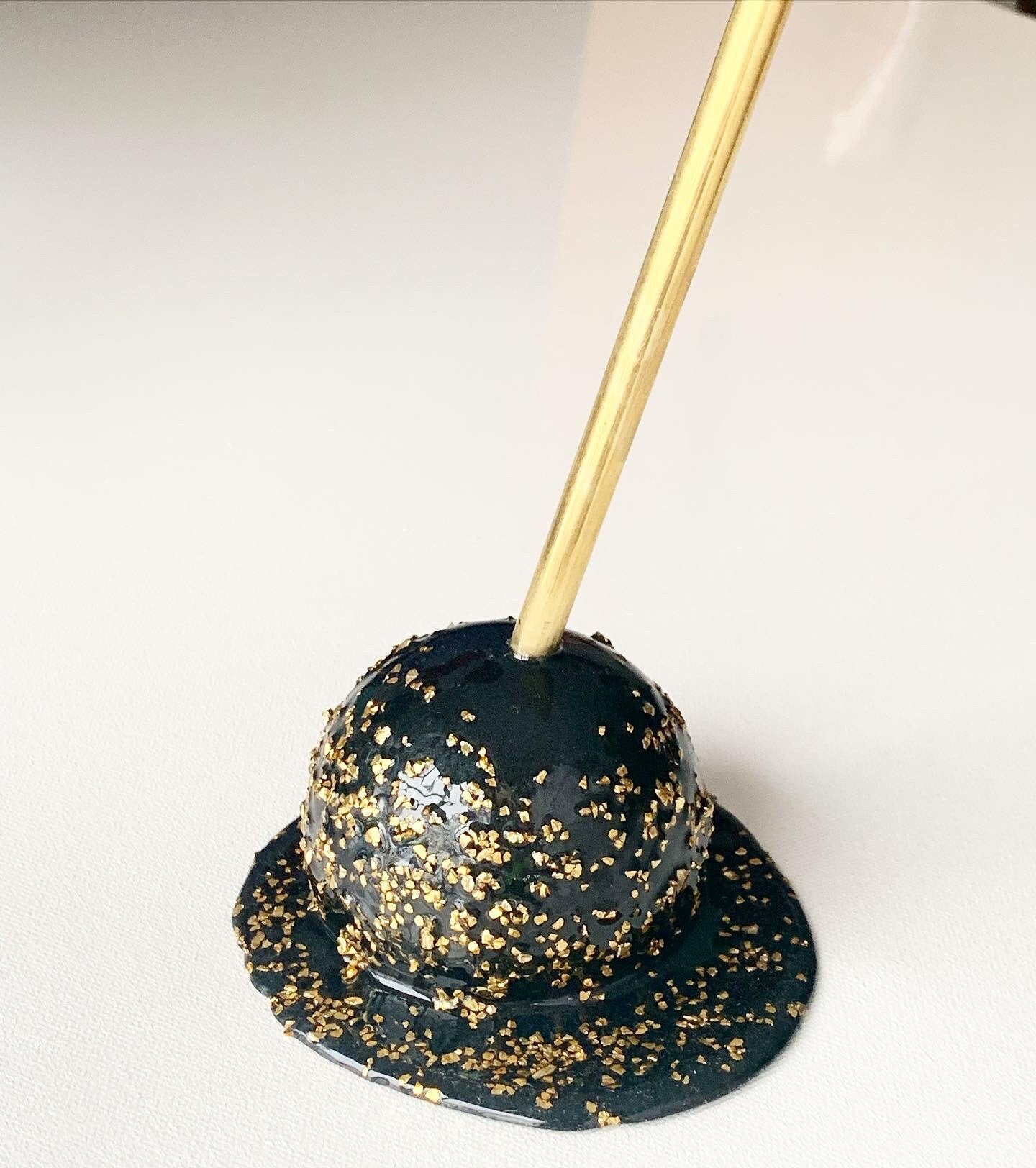 Pearly Black Giant Melting Lollipop With Gold Sprinkles And Golden Brass Stick