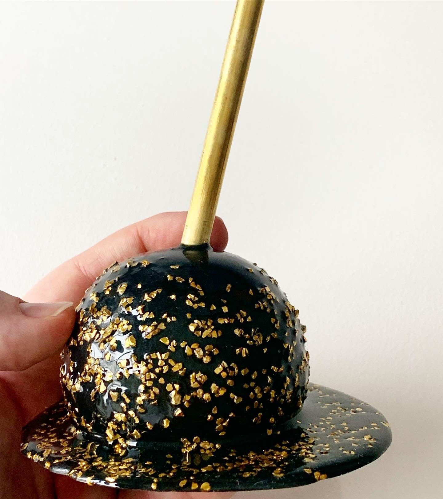 Pearly Black Giant Melting Lollipop With Gold Sprinkles And Golden Brass Stick